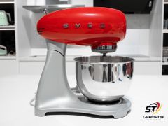 Máy trộn bột SMEG SMF02RDEU màu đỏ