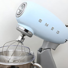 Máy trộn bột SMEG SMF02 nhiều màu