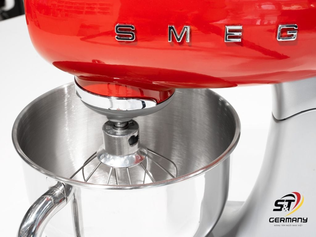 Máy trộn bột SMEG SMF02RDEU màu đỏ