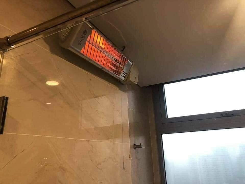 Đèn Sưởi phòng tắm Einhell QH1800 là một sản phẩm vô cùng thiết yếu cho mọi nhà khi mùa đông giá lạnh