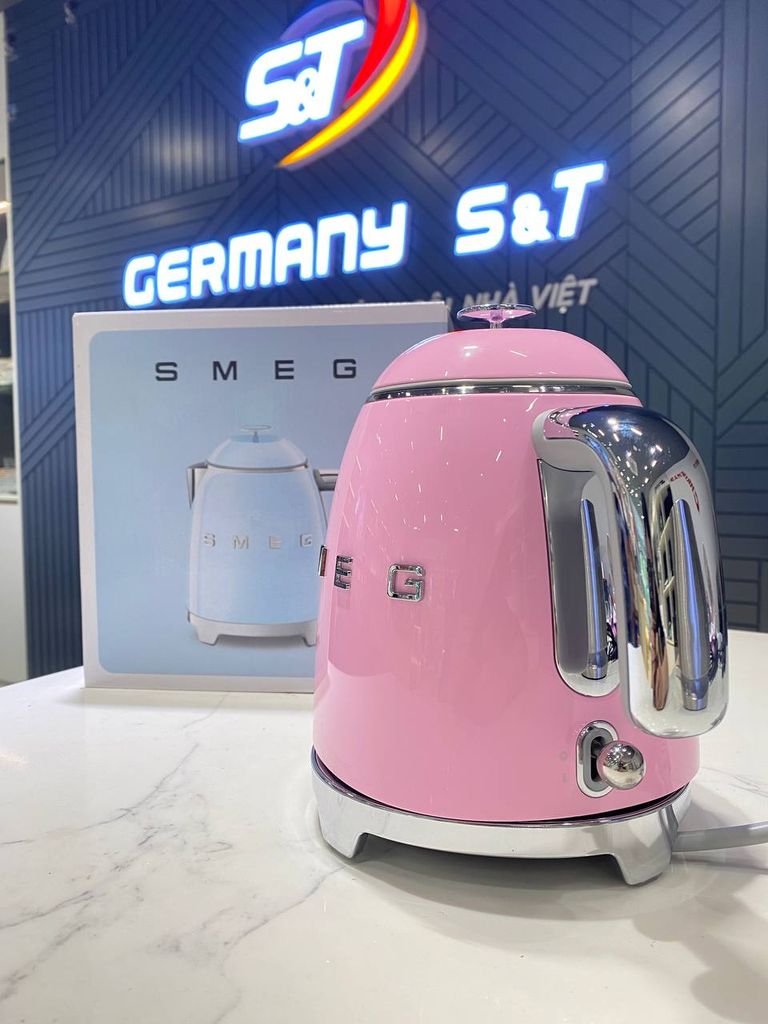 Ấm siêu tốc mini SMEG KLF05PKEU 0,8L màu hồng