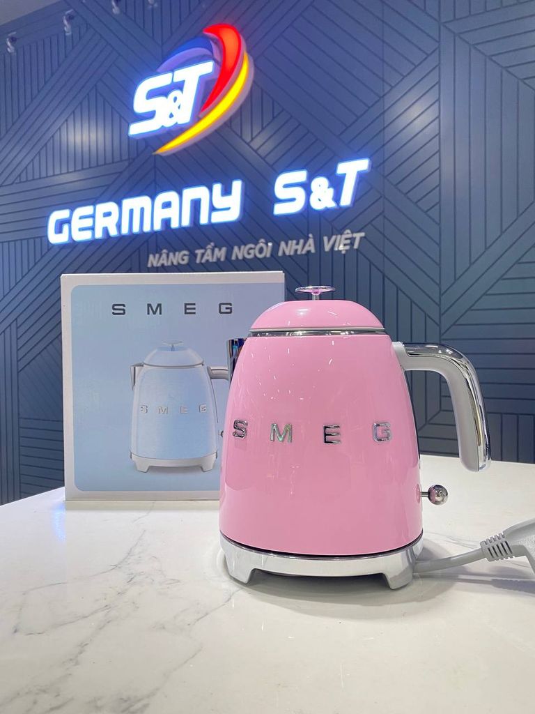 Ấm siêu tốc mini SMEG KLF05PKEU 0,8L màu hồng