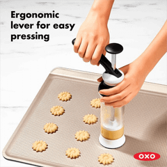 Dụng cụ ép bánh quy, làm bánh quy cực dễ OXO
