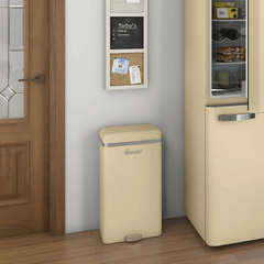 Thùng rác cảm ứng 45L SWAN màu kem