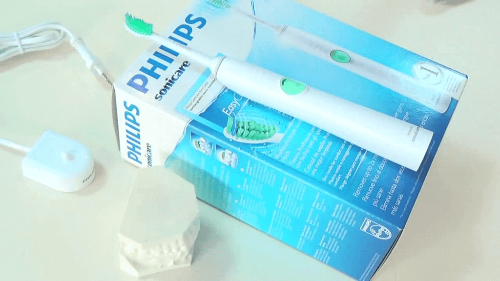 Bàn chải điện Philips Sonicare HX6511/50 màu trắng