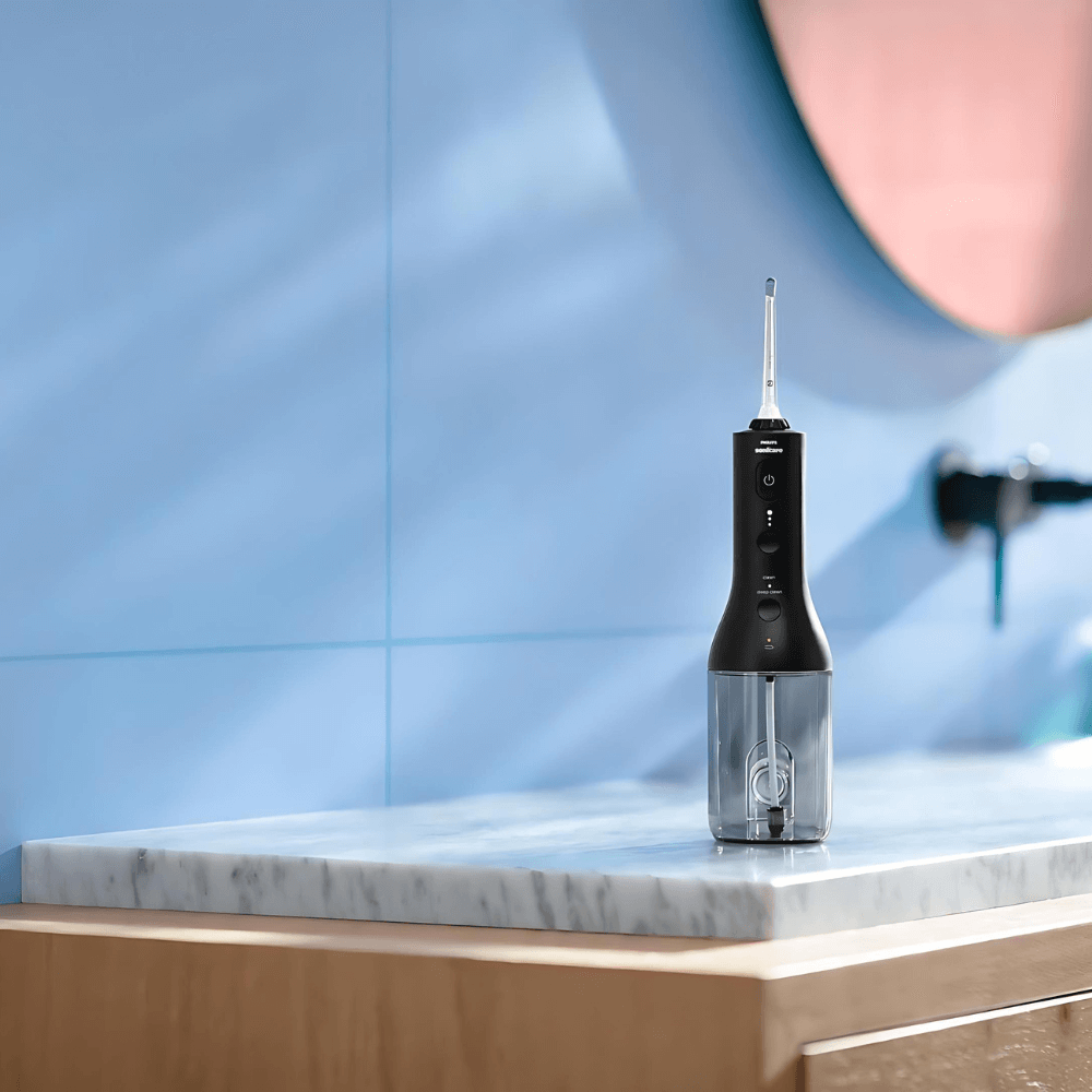 Tăm nước Philips thế hệ mới HX3826/33 màu đen