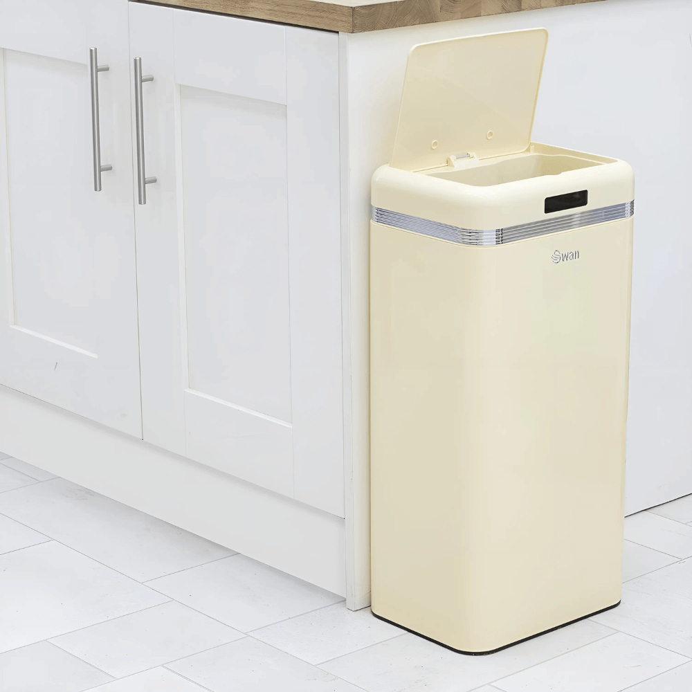 Thùng rác cảm ứng 45L SWAN màu kem
