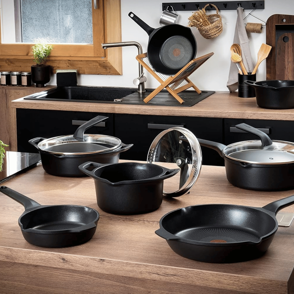 Chảo đúc cao cấp sâu lòng Tefal Robusto có miệng rót 28cm E2491944