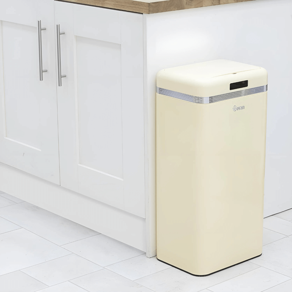Thùng rác cảm ứng 45L SWAN màu kem