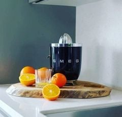 Máy vắt cam màu đen SMEG CJF01BLEU