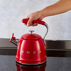 Ấm đun từ thổi sáo SMEG CKLW2001RD màu đỏ