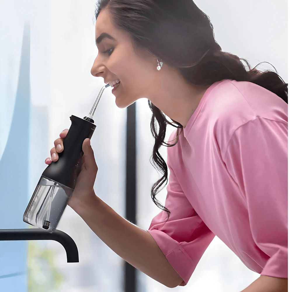 Tăm nước Philips thế hệ mới HX3826/33 màu đen