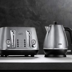 Ấm siêu tốc De'Longhi Distinta X 1,7L màu inox