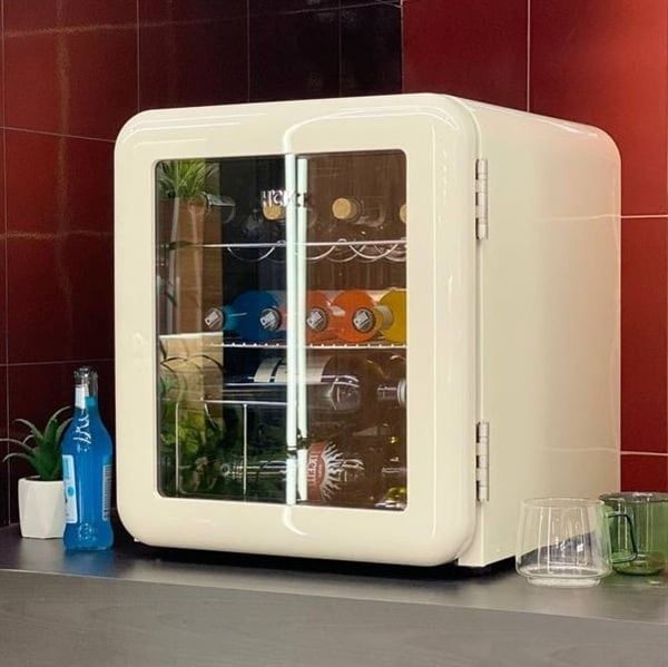 Tủ mỹ phẩm đồ uống HCK 48L SC-46RG màu kem có mặt kính