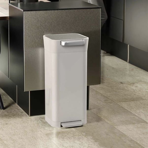 Thùng rác nén rác và khử mùi Joseph Joseph Titan Stone 20L 30039