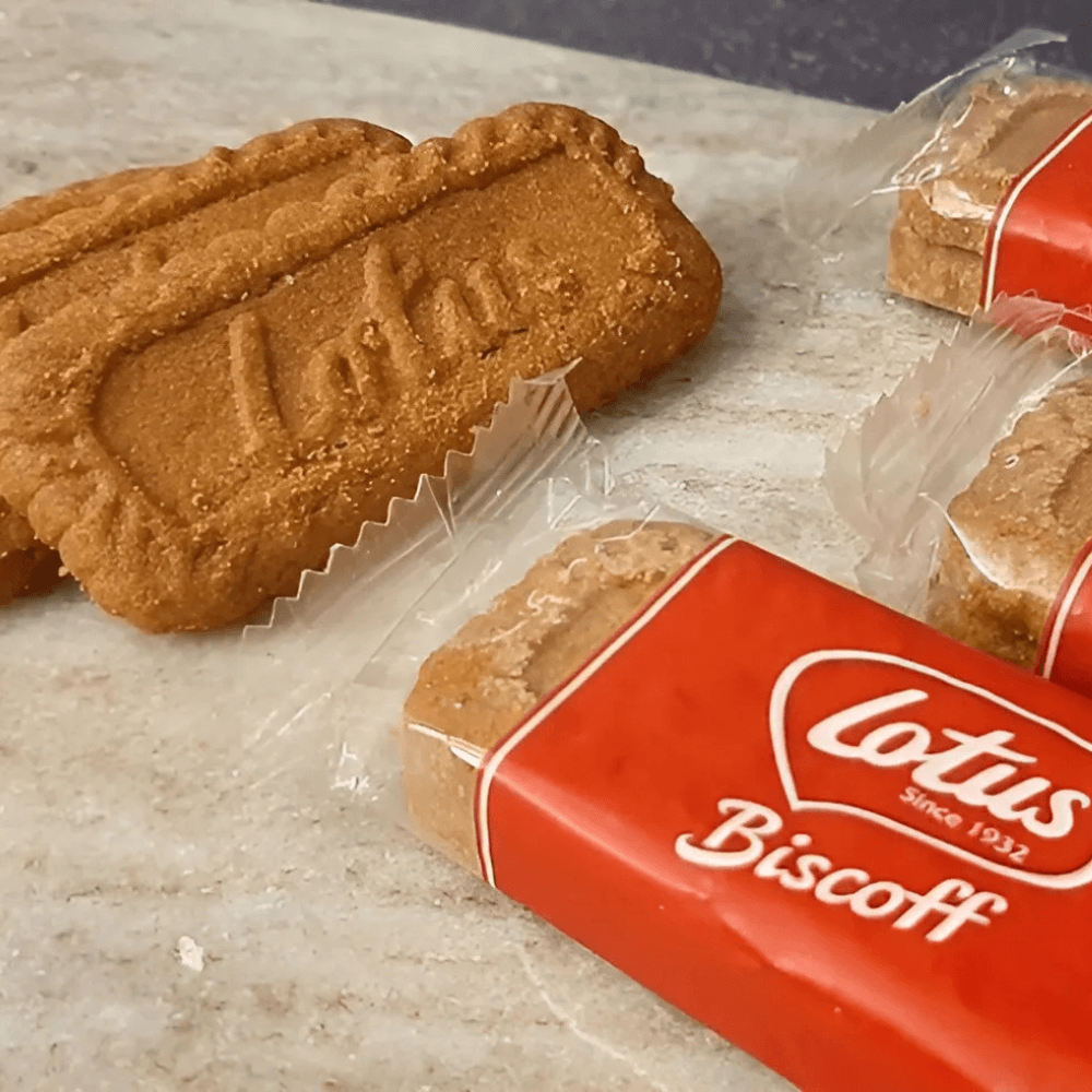 Thùng bánh quy LOTUS BISCOFF 300c