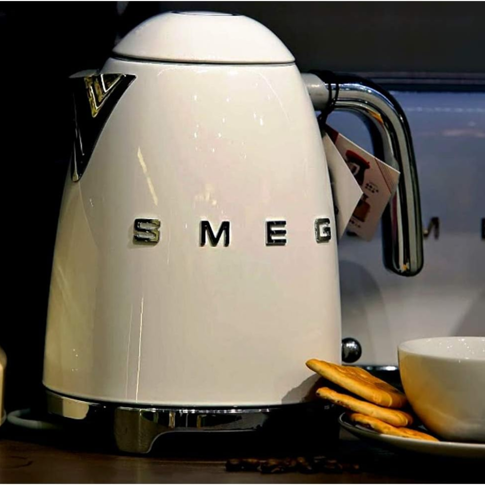 Ấm siêu tốc SMEG KLF03WHEU màu trắng