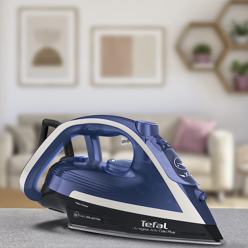 Bàn là hơi nước Tefal FV6846 Ultragliss 2800W made in France