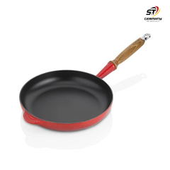 Chảo gang Le Creuset 24cm màu đỏ cán gỗ nội địa Đức