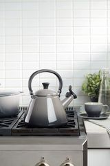 Ấm đun trên bếp từ Le Creuset Kone 1.6L màu vàng