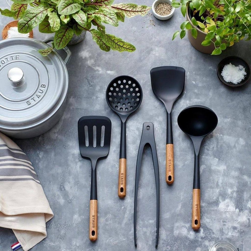 Dung cu nấu ăn silicon staub