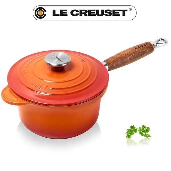 Quánh gang Le Creuset 18cm màu cam có nắp và tay cầm gỗ