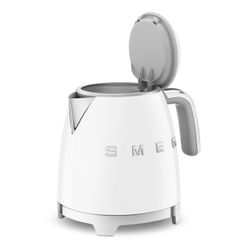 Ấm siêu tốc mini SMEG KLF05WHEU 0,8L màu trắng