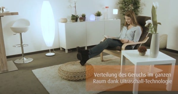 Medisana AD 635 60085 mang một ngôn ngữ thiết kế đơn giản với hình dạng như một cây nấm với sắc màu trắng ngà.