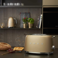 Máy nướng bánh mì SMEG TSF01CHMEU màu đồng