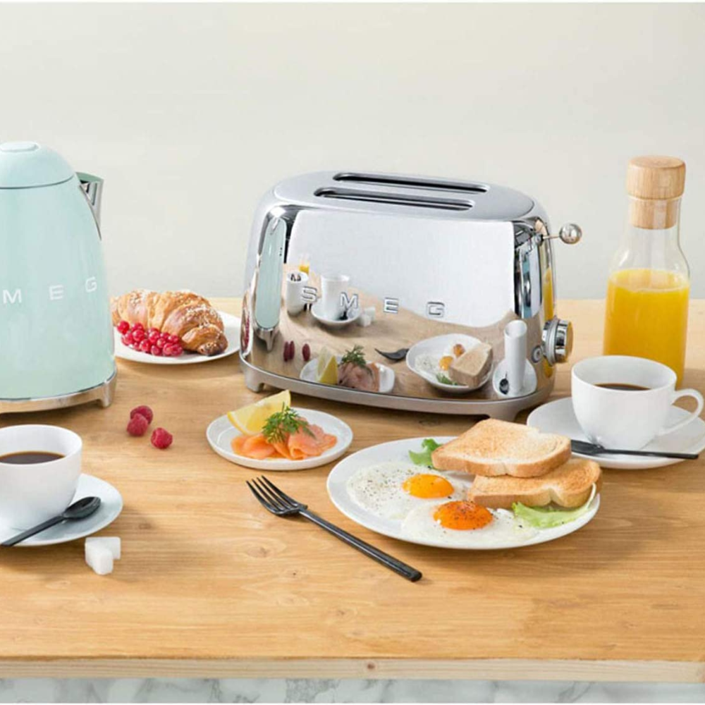 Máy nướng bánh mì SMEG TSF01SSEU màu bạc