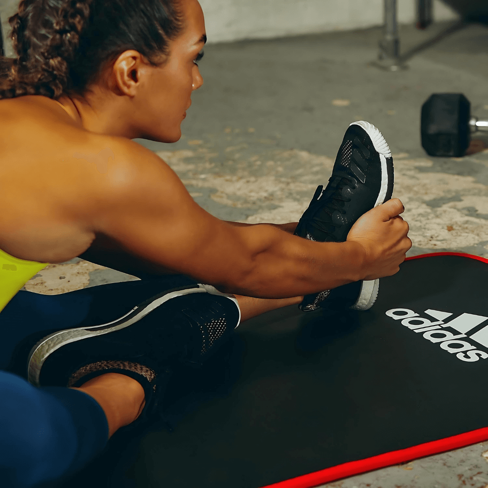 Thảm tập Yoga Adidas màu đen viền đỏ