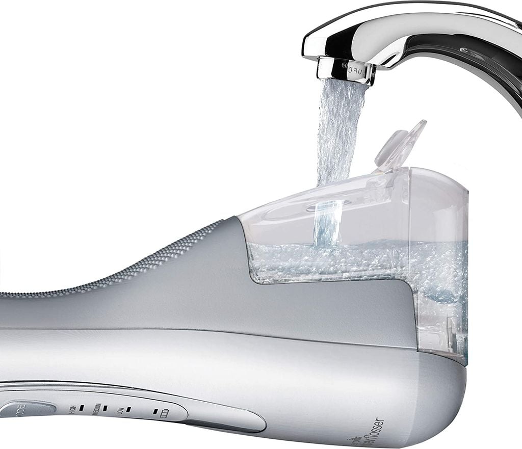 Tăm nước không dây Waterpik WP-560EU màu trắng