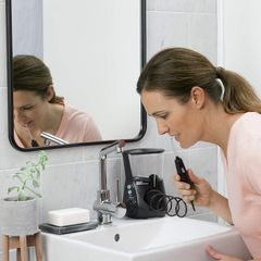 Tăm nước Waterpik Ultra Professional WP-662EU màu đen