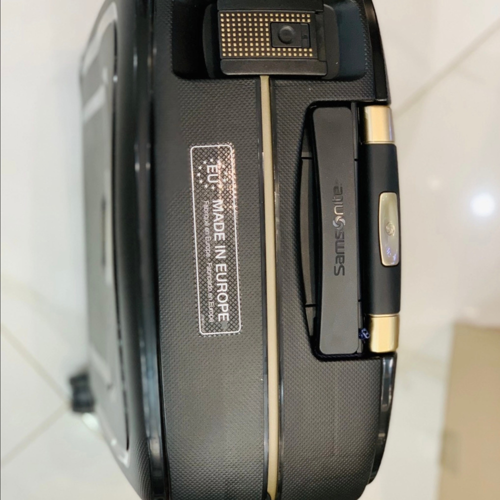 Vali Samsonite S’Cure DLX Spinner Sz S cabin (màu vàng đen)