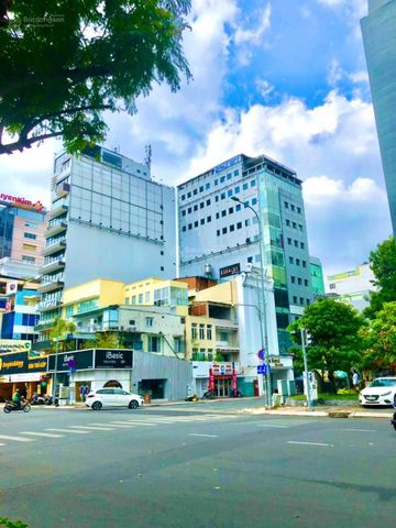 Cần bán nhà phố 8 tầng mặt tiền đường Hoàng Văn Thụ, Phú Nhuận