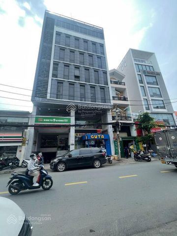 Bán biệt thự sân vườn đường Ngô Thời Nhiệm, Phường 6, Quận 3, DT: ~250m2