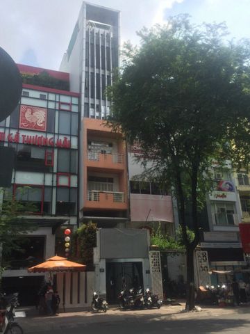 mặt tiền đường Võ Văn Tần, 537m² sàn, 8 tầng, có HĐ thuê 100tr/thg, giá 35 tỷ.