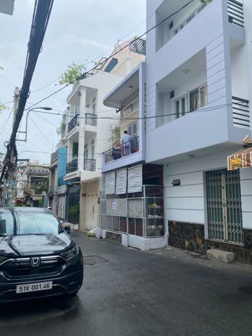 Cần bán nhà phố 2 tầng hẻm ô tô 5m đường Nguyễn Thị Minh Khai, quận 1