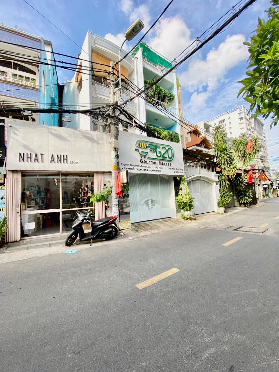 Cần bán căn nhà 3 tầng ngay mặt tiền đường Cô Giang - Phan Đình Phùng, Phú Nhuận