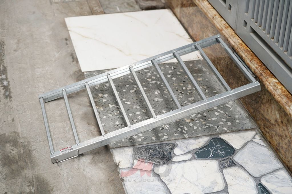 Cầu dắt xe máy thông minh gấp gọn