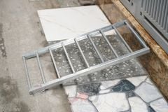 Cầu dắt xe máy thông minh gấp gọn