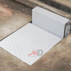 Cầu dốc xe máy tự động âm sàn dạng nâng