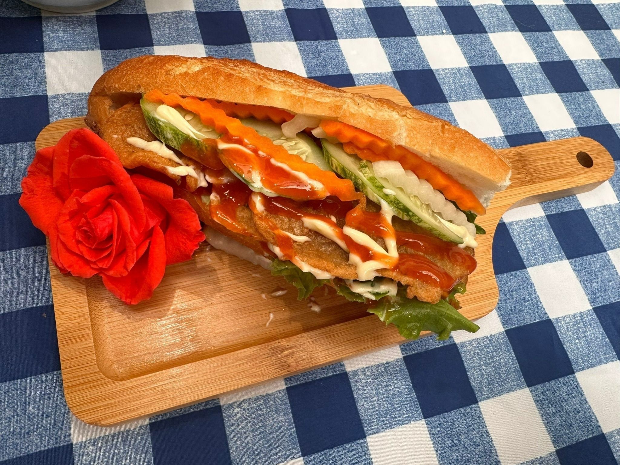  BÁNH MÌ CHẢ CÁ 