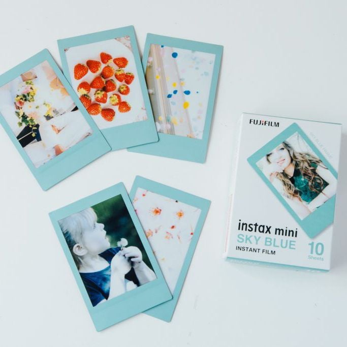 Fujifilm Instax Mini viền Sky Blue - Phim cho máy ảnh chụp lấy liền (Chính hãng)