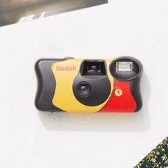 Kodak Funsaver ISO 800 - Máy ảnh film dùng 1 lần có flash