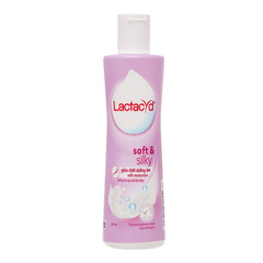 Dung dịch vệ sinh phụ nữ Lactacyd Soft & Silky giữ ẩm, dịu nhẹ chai 250ml