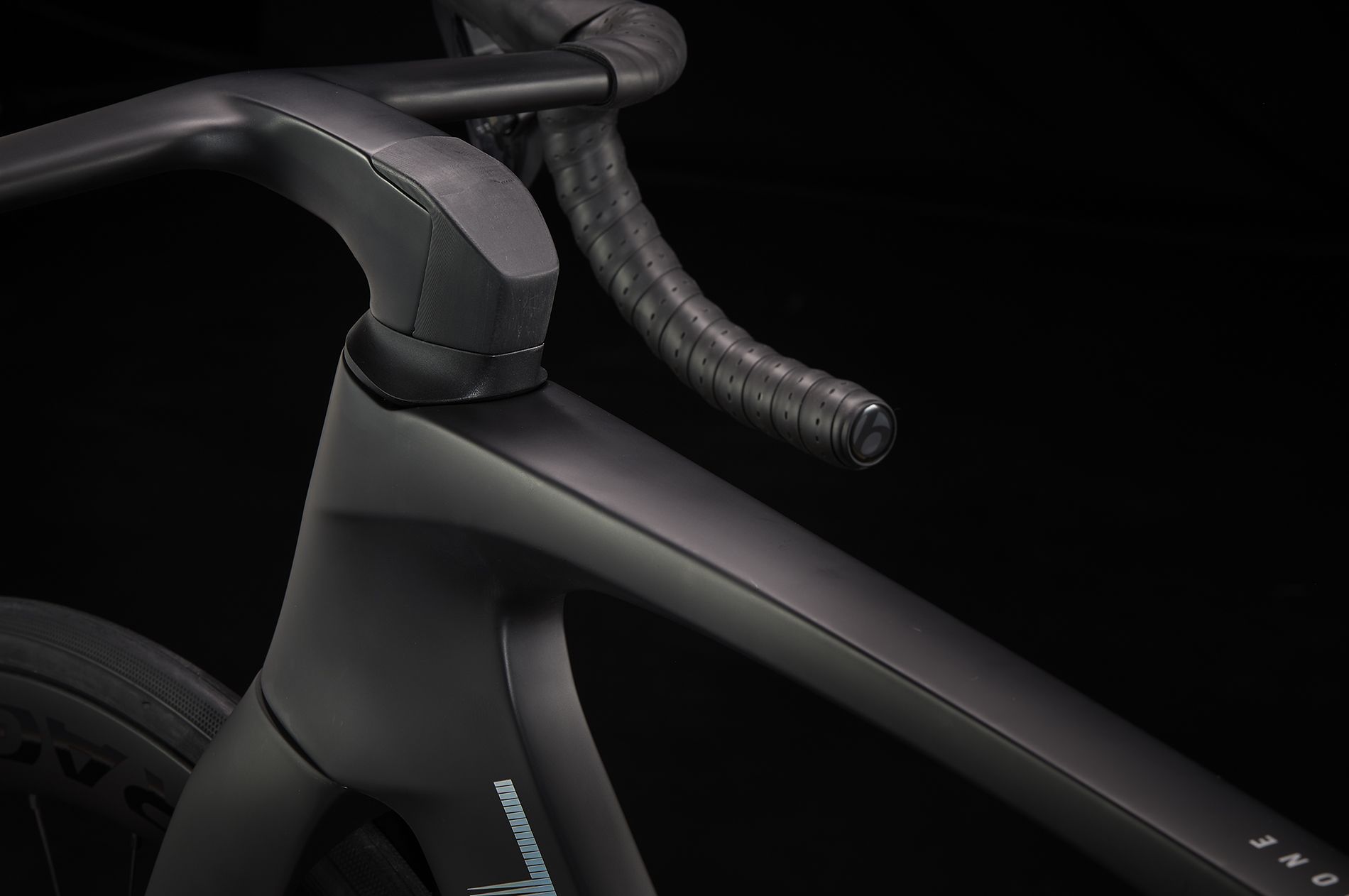  TREK MADONE SLR 7 [Gen 7] 