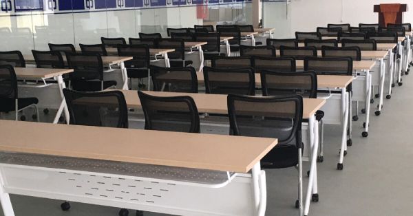 Bàn Gấp 1m4 Chân Sắt 4 Bánh Xe BHL14B