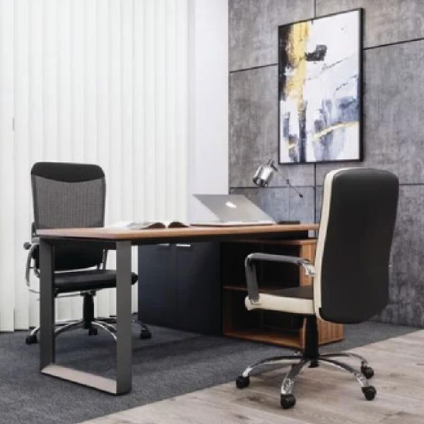 Bàn Lãnh Đạo Chân Thép Tam Giác 1906BLD09