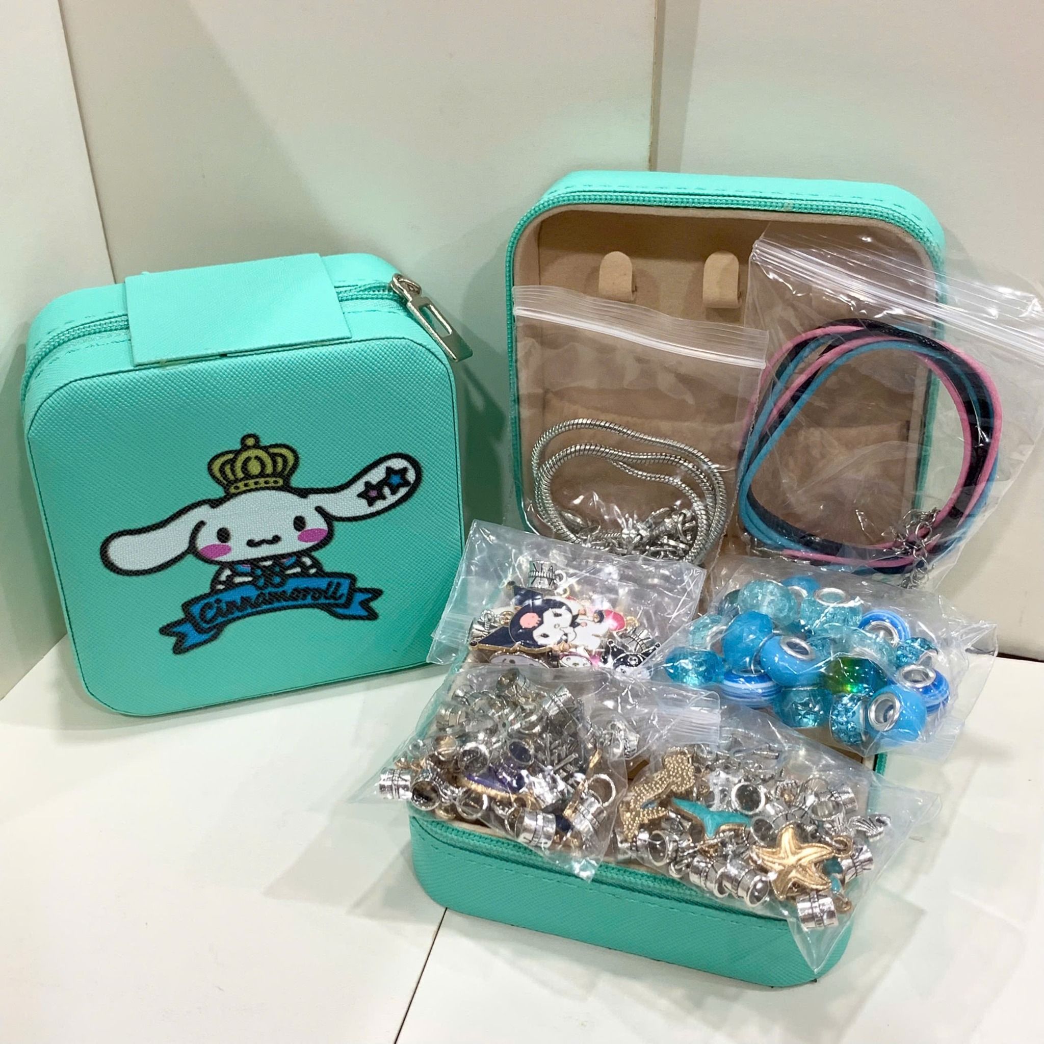  Bộ sưu tầm SANRIO: Charm Vòng Tay Kuromi, Melody, Cinamoroll, 6+ages ( kèm túi giấy ) 